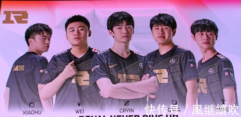 湖人正式报价步行者，詹姆斯激动落泪，西亚卡姆加盟洛杉矶